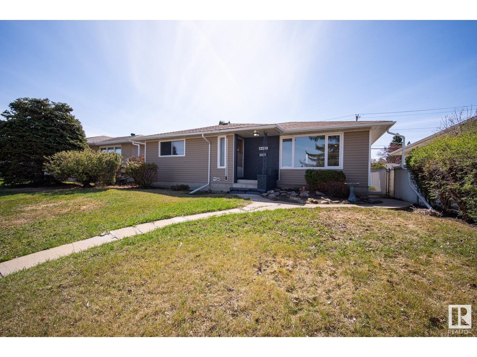 Property at 6007 95 AV NW image 1