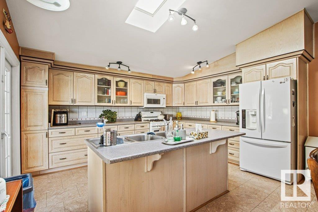 Property at 4347 68 ST NW image 1