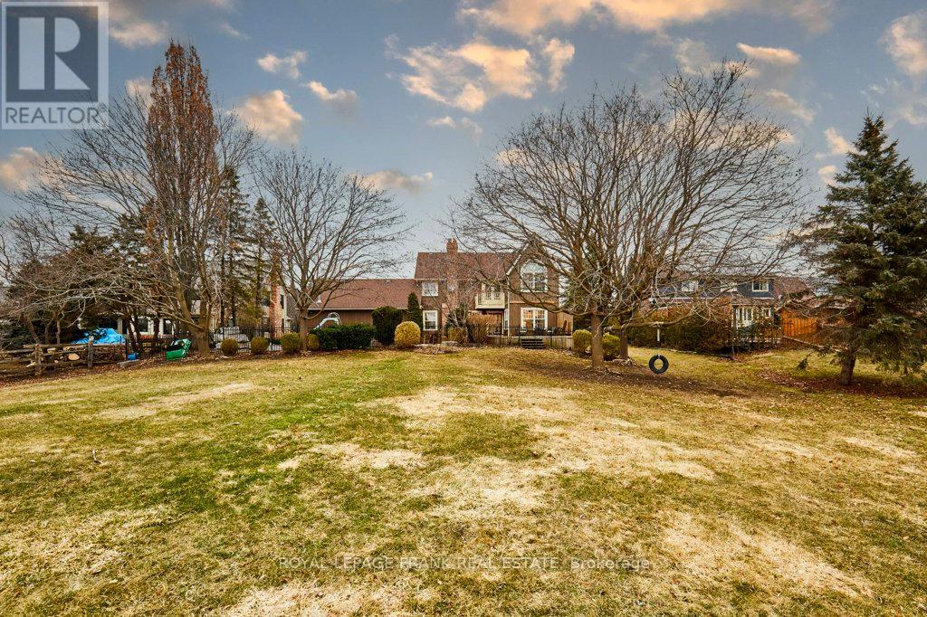 1645 Acorn Lane, Pickering, Ontario  L1Y 1A7 - Photo 4 - E12119619