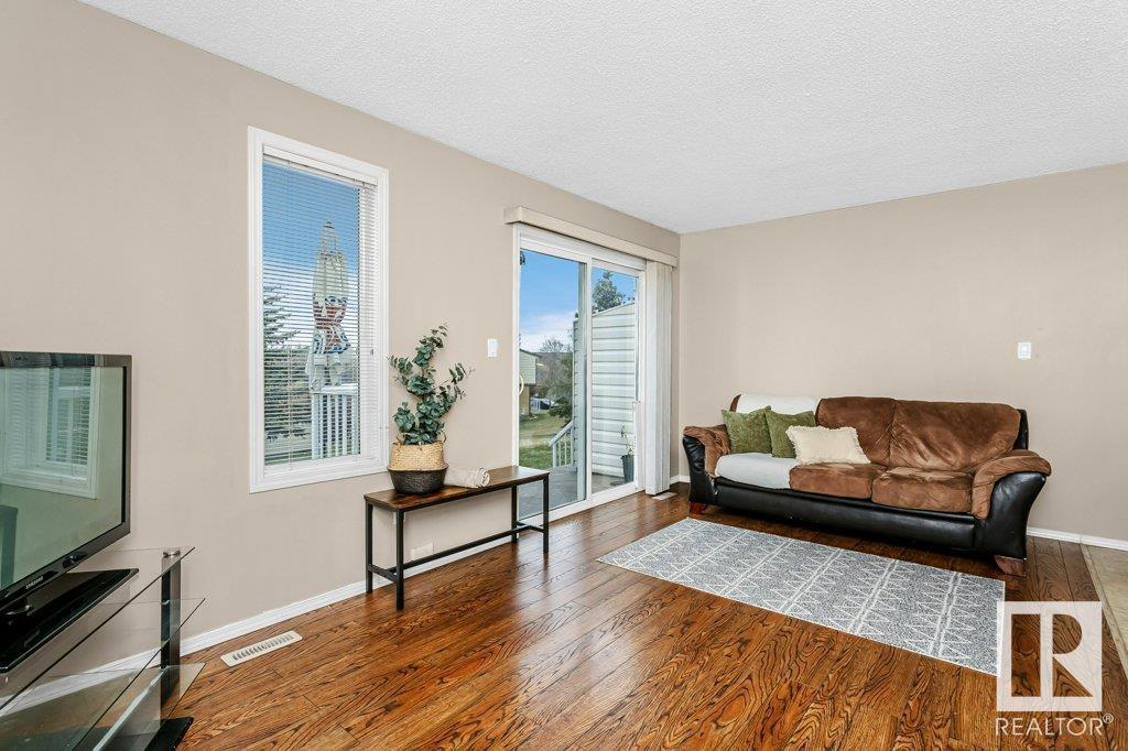 Property at #27 451 HYNDMAN CR NW image 4