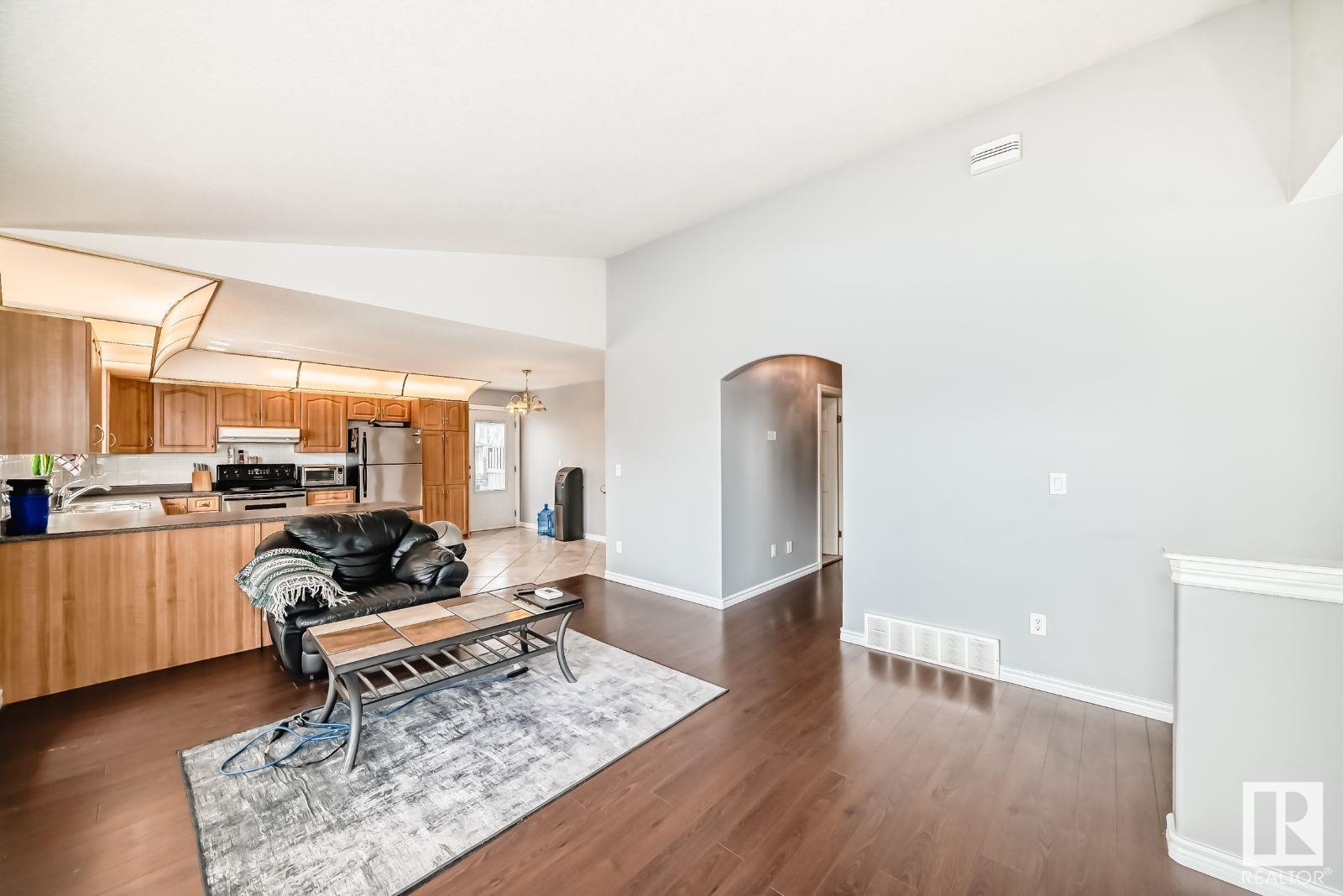 Property at 16204 51 ST NW image 5