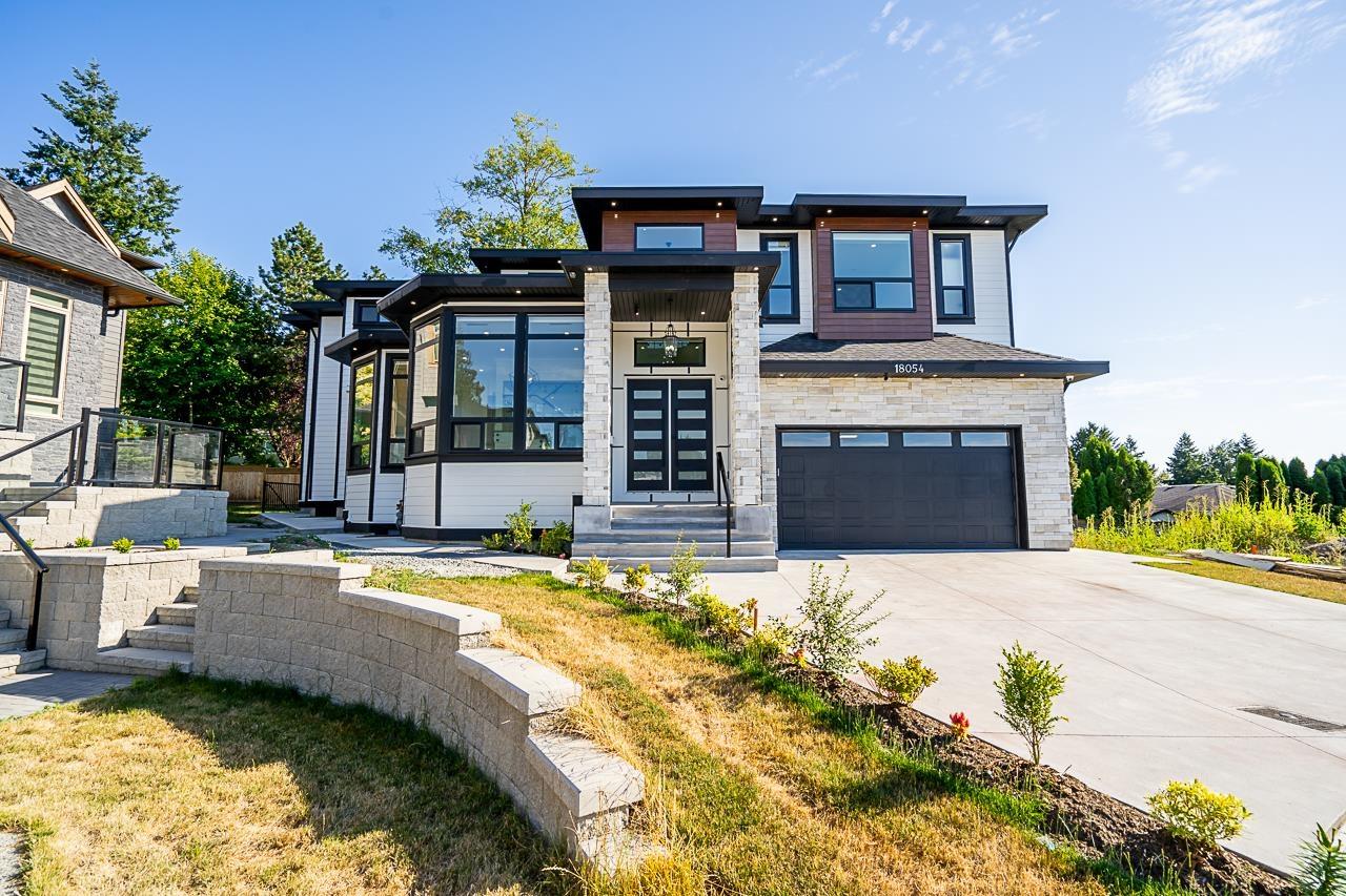 18054 63b Avenue, Surrey, British Columbia  V3S 4G1 - Photo 2 - R2997314