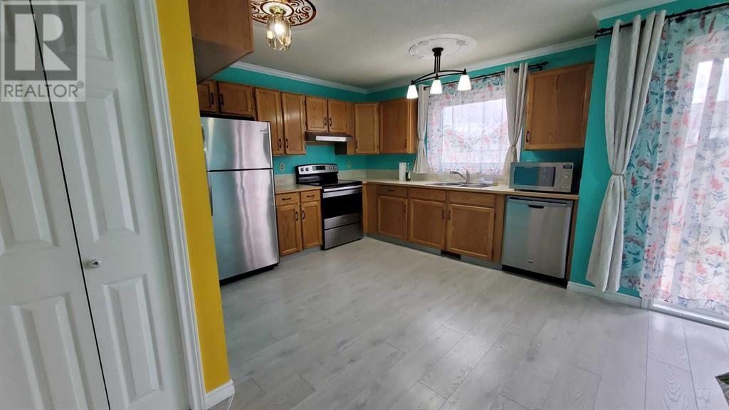 Property at 276 Erin Woods Drive SE image 4