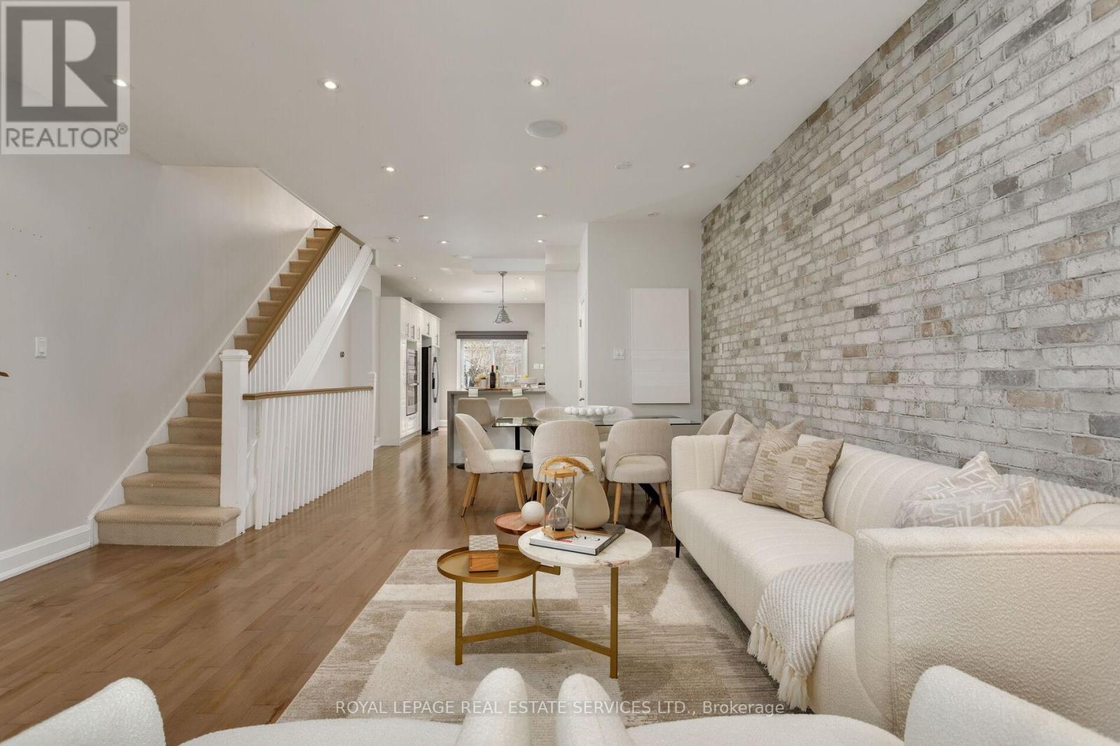45 Empire Avenue, Toronto, Ontario  M4M 2L3 - Photo 7 - E12119539