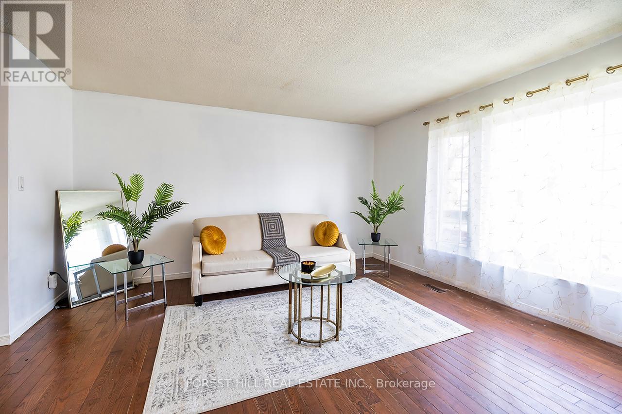 Property at 105 PARSELL SQUARE image 3