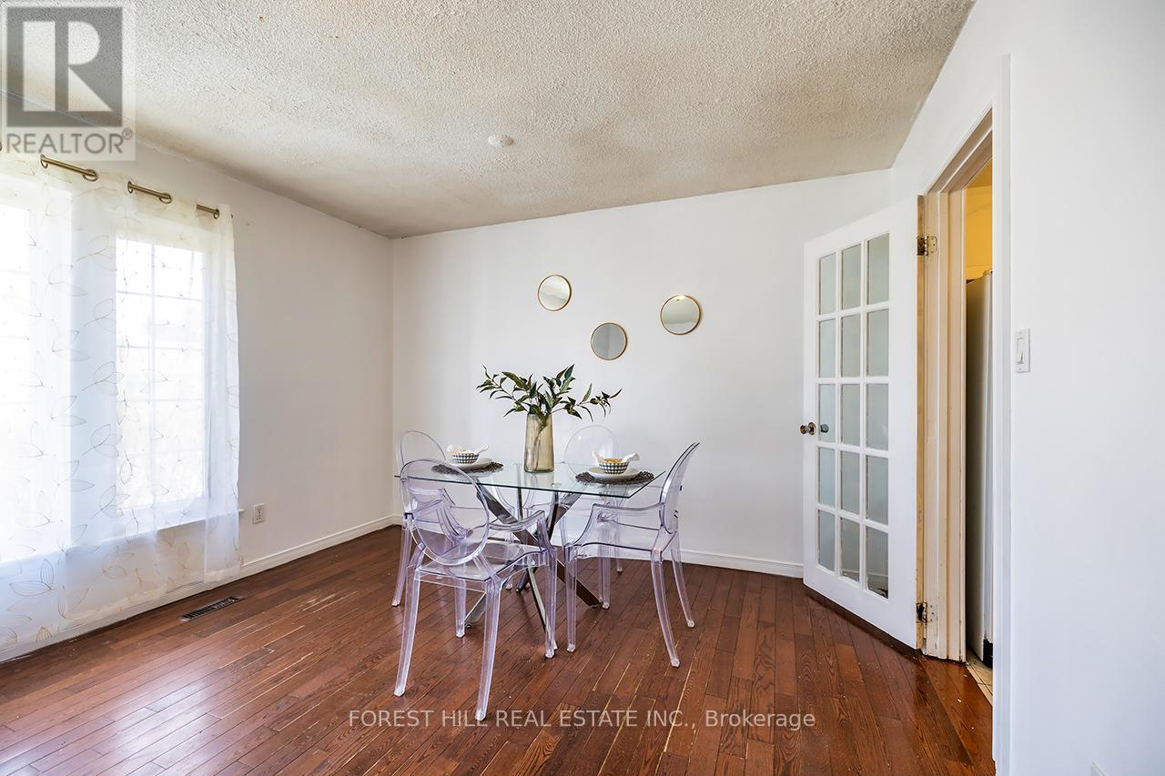 Property at 105 PARSELL SQUARE image 4