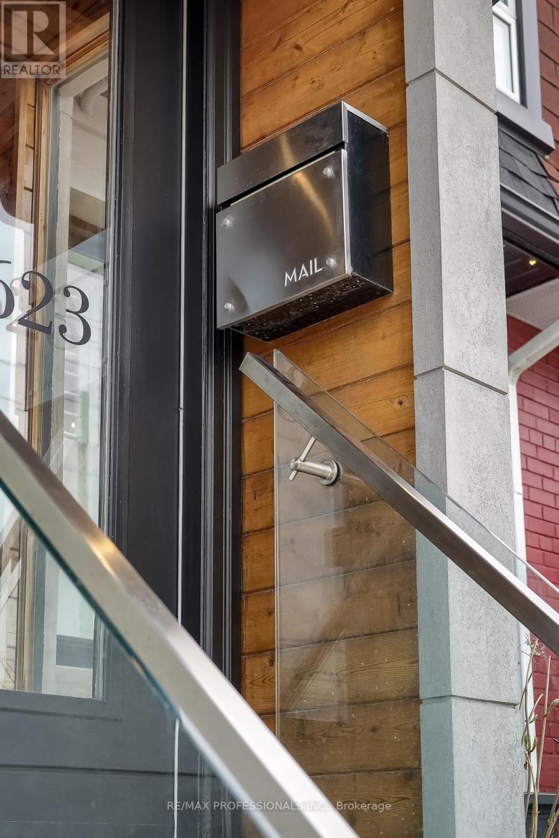 623 Dupont Street, Toronto, Ontario  M6G 1Z3 - Photo 6 - C12109353