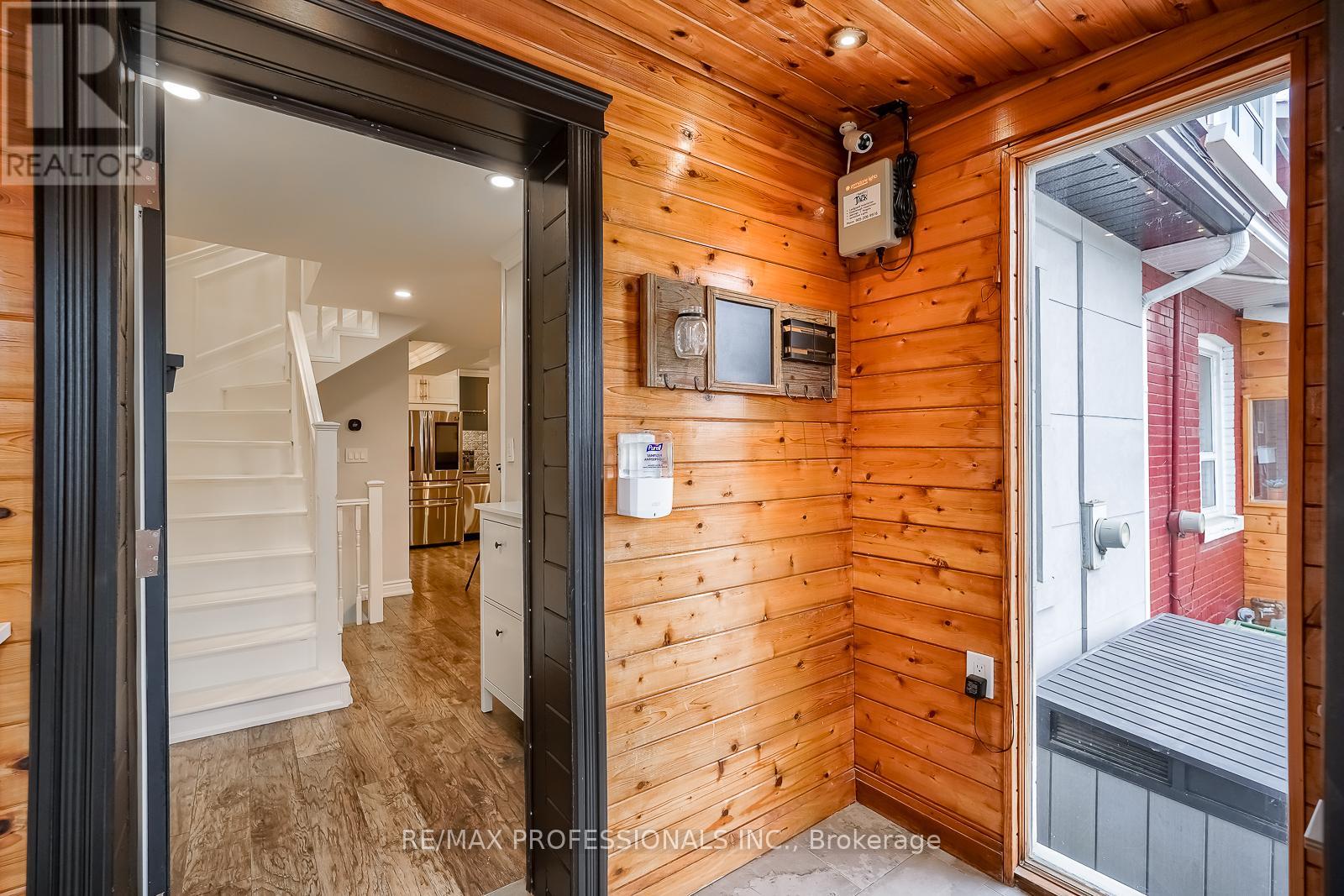 623 Dupont Street, Toronto, Ontario  M6G 1Z3 - Photo 8 - C12109353