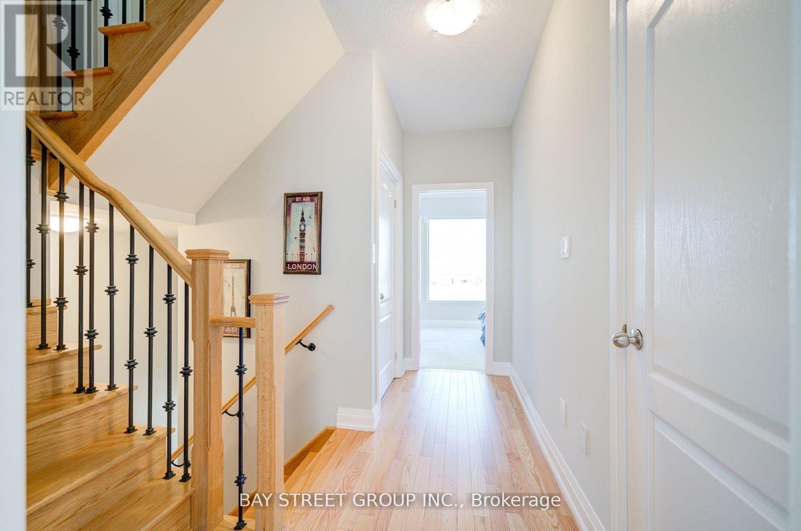 6 Teasel Way, Markham (Unionville), Ontario  L3R 9S3 - Photo 5 - N12119411