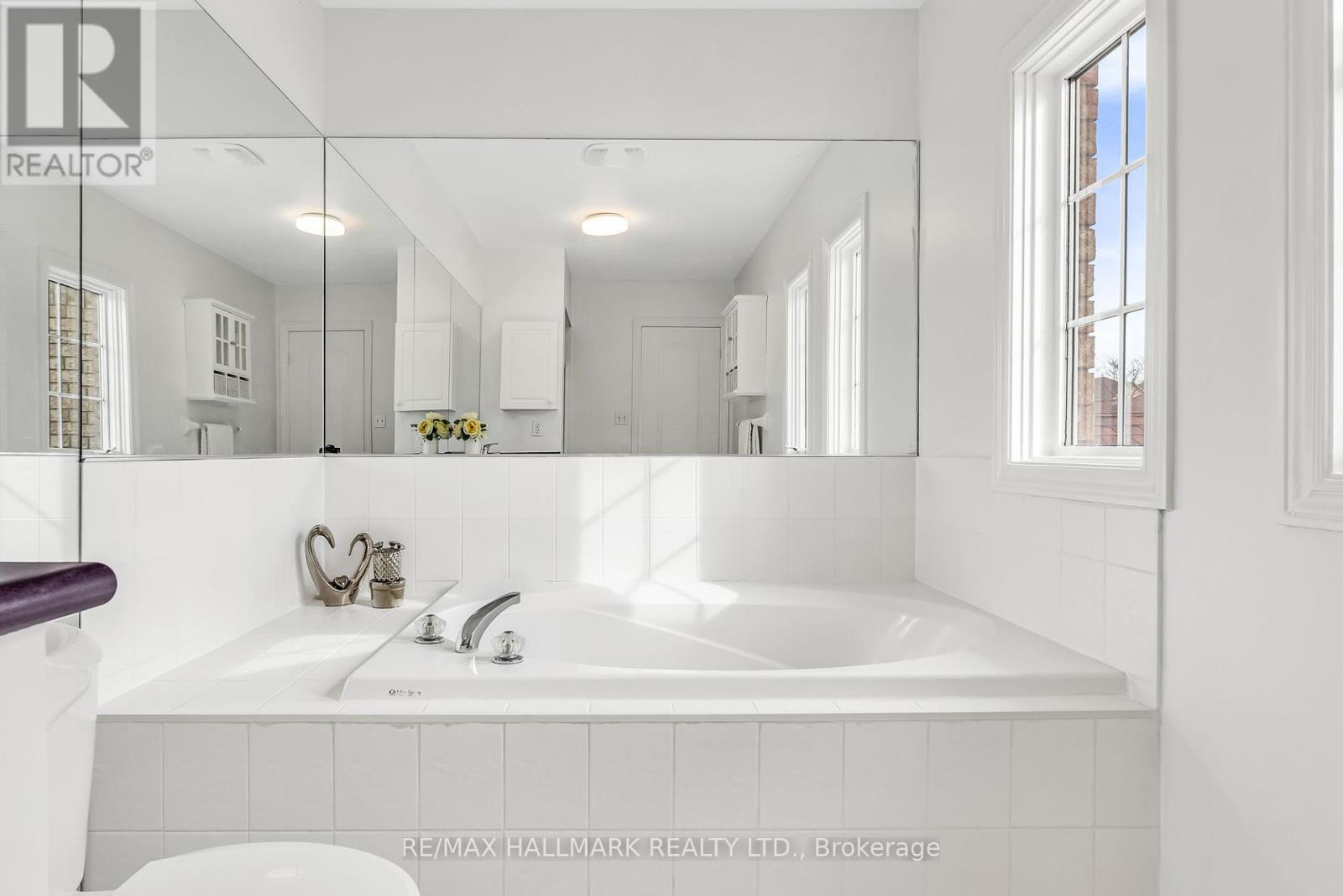 79 Aventura Crescent, Vaughan (Sonoma Heights), Ontario  L4H 2G2 - Photo 32 - N12119436
