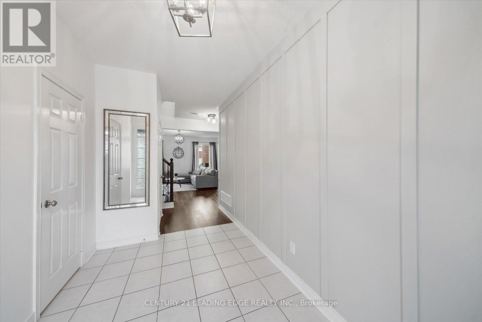 9 Proctor Gate, New Tecumseth, Ontario  L0G 1W0 - Photo 4 - N12119478