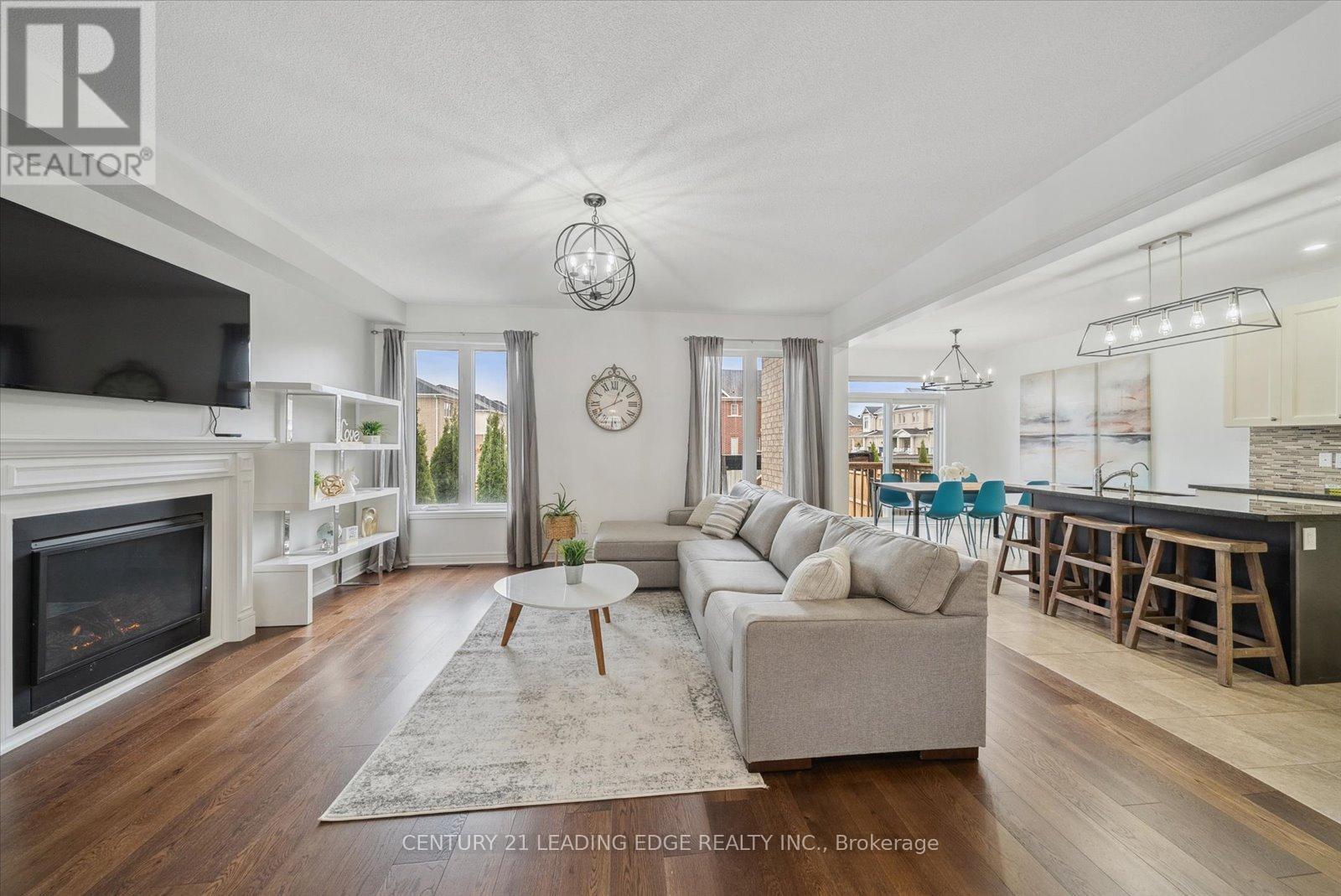 Property at 9 PROCTOR GATE image 5