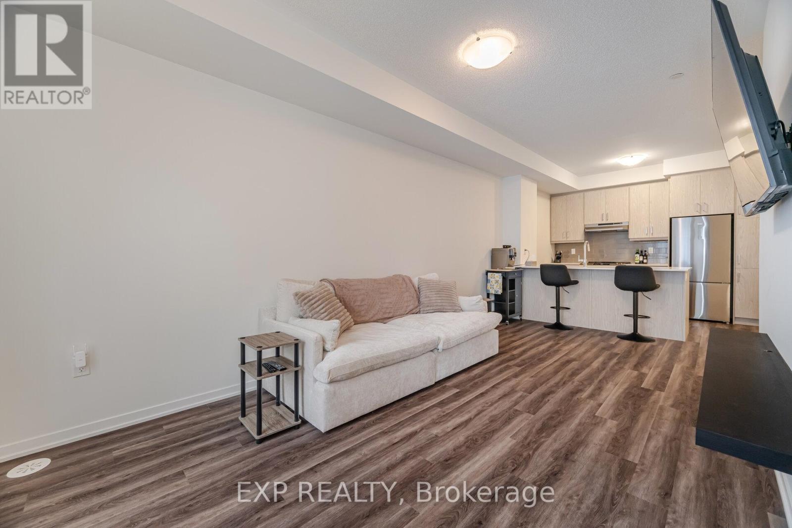 Th 261 - 150 Honeycrisp Crescent, Vaughan (Vaughan Corporate Centre), Ontario  L4K 0N7 - Photo 5 - N12119531