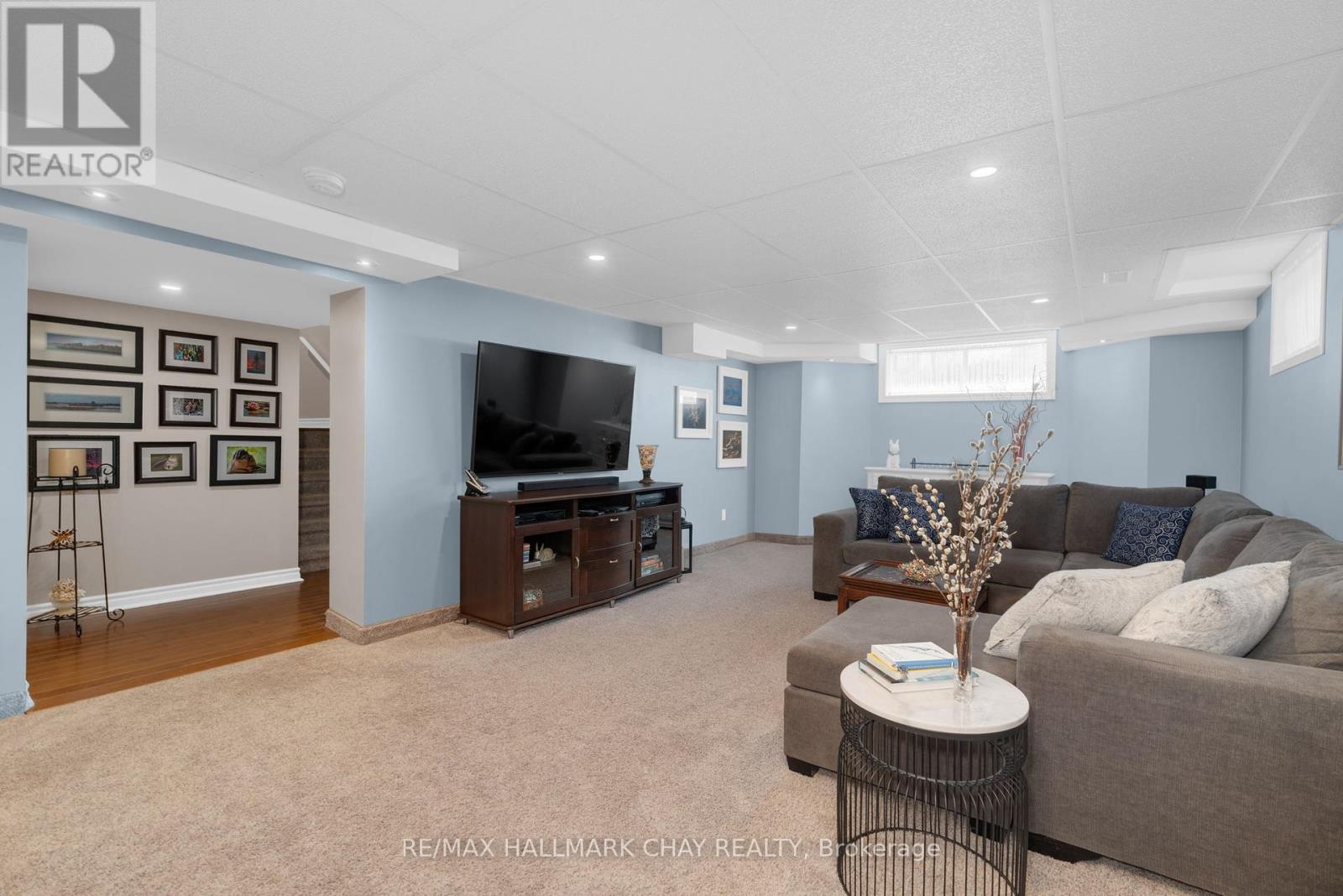 50 Fairway Crescent, Wasaga Beach, Ontario  L9Z 1B8 - Photo 25 - S12119488