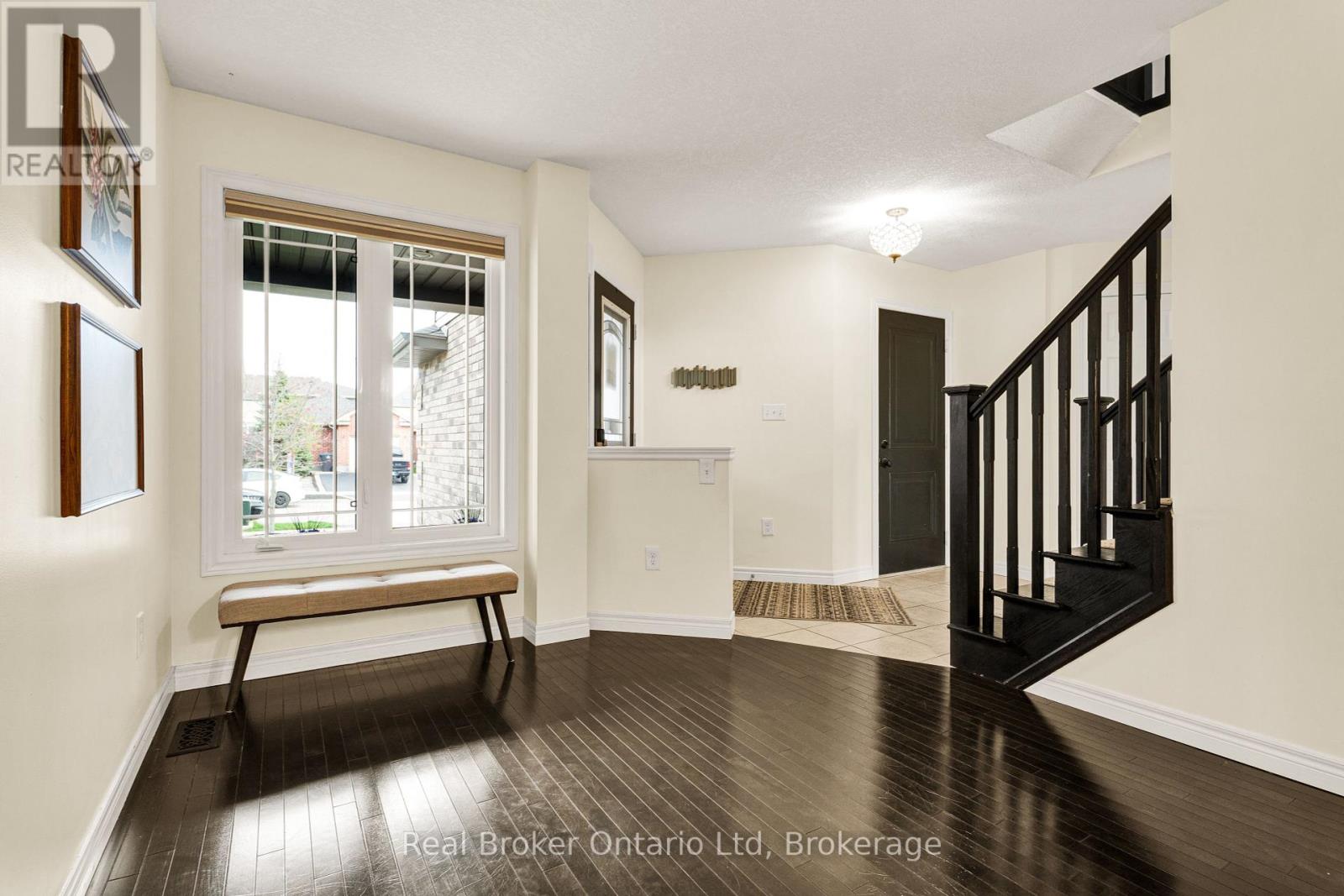 32 Maude Lane, Guelph, Ontario N1E 0G3 - Photo 8 - X12119642
