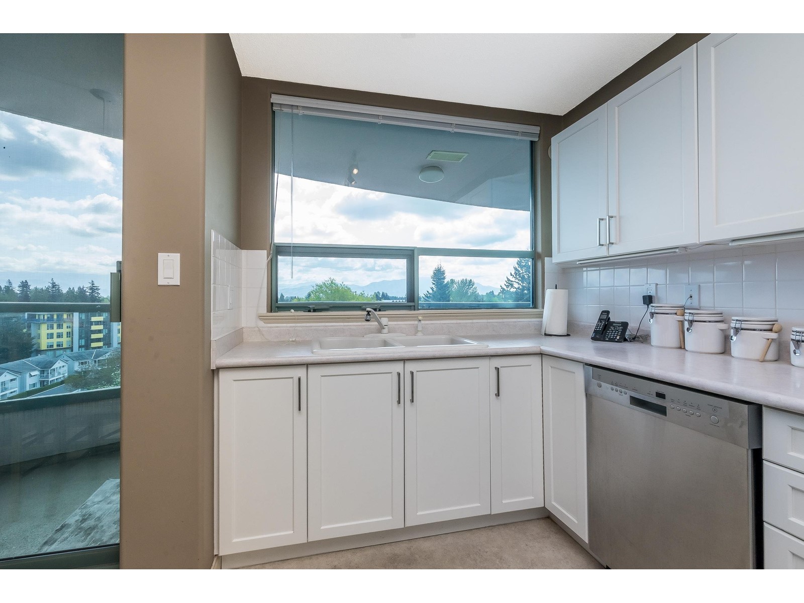 802 33065 Mill Lake Road, Abbotsford, British Columbia  V2S 8E6 - Photo 11 - R2996775