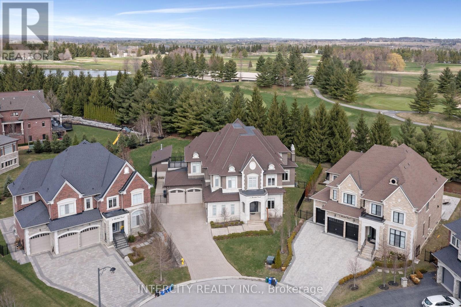 34 Rosebud Court, Vaughan, Ontario  L0J 1C0 - Photo 2 - N12093952