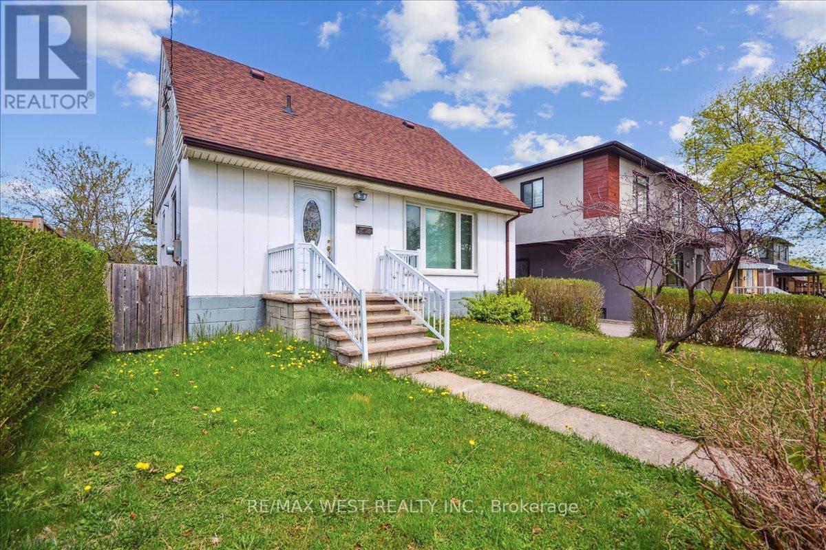 20 Boniface Avenue, Toronto, Ontario  M9W 1T6 - Photo 2 - W12116212