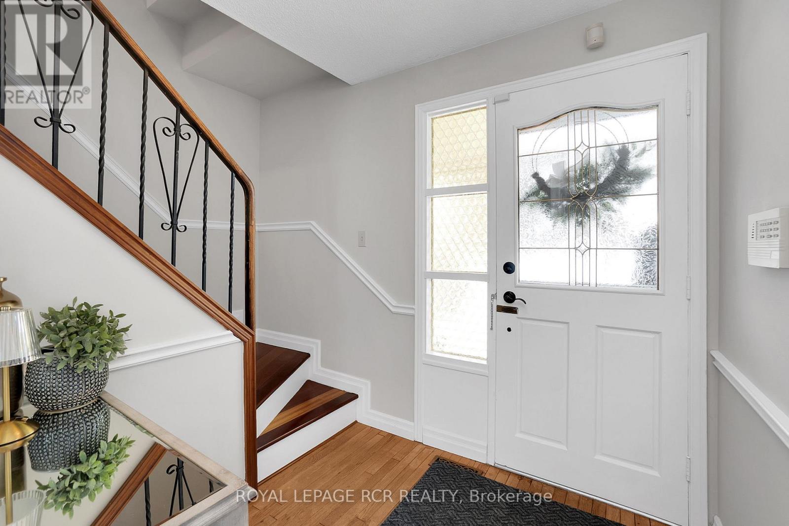 Property at 67 BIRCHVIEW CRESCENT image 3
