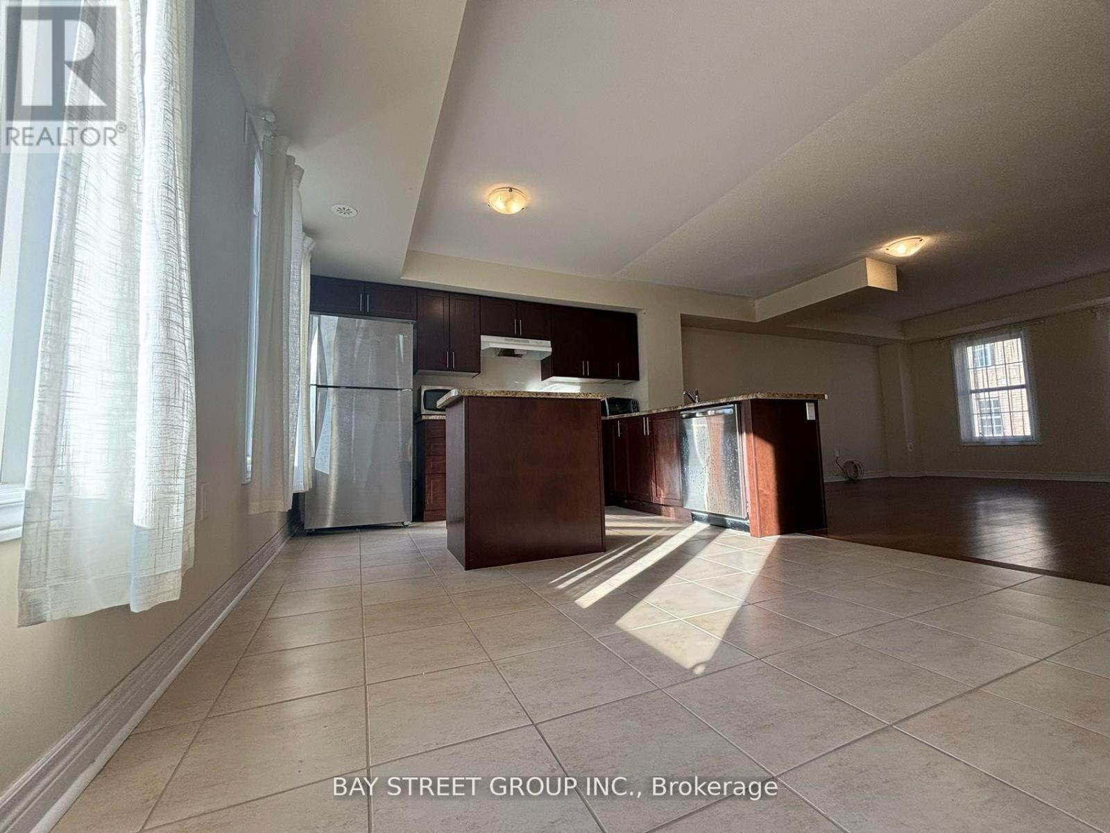 80 - 2280 Baronwood Drive, Oakville, Ontario  L6M 0K4 - Photo 5 - W12119564