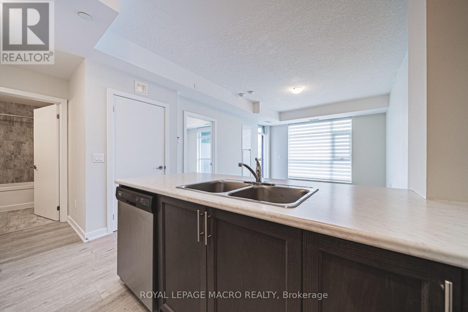 #210 - 600 North Service Road, Hamilton, Ontario  L8E 5A7 - Photo 14 - X12119213