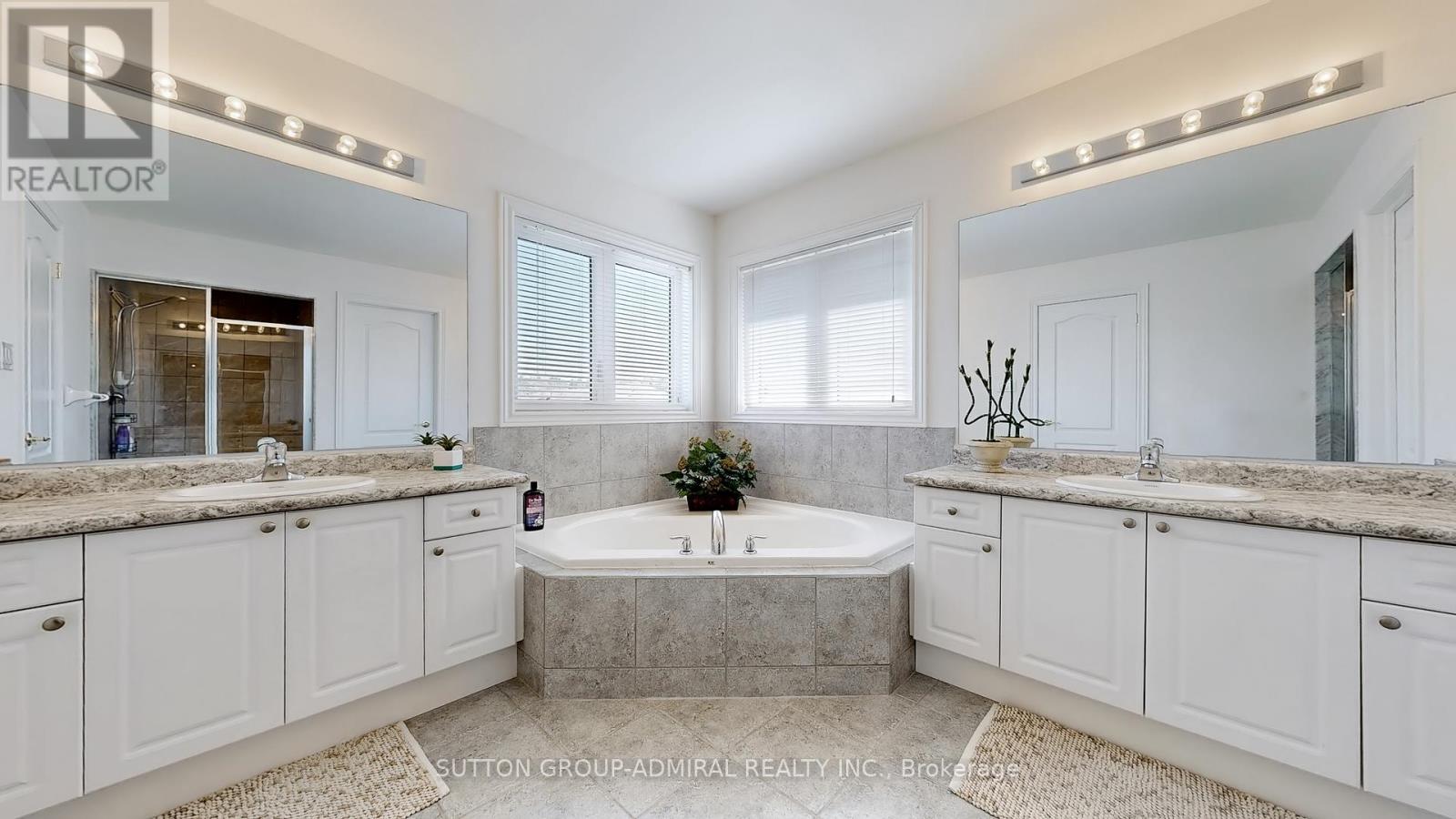 12 Sasco Way, Essa, Ontario  L0M 1B4 - Photo 11 - N12110555