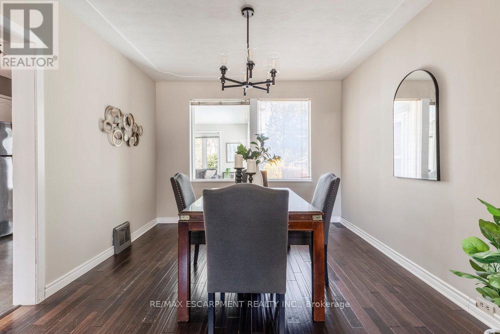 197 Balmoral Avenue S, Hamilton (Delta), Ontario  L8M 3K5 - Photo 12 - X12119394