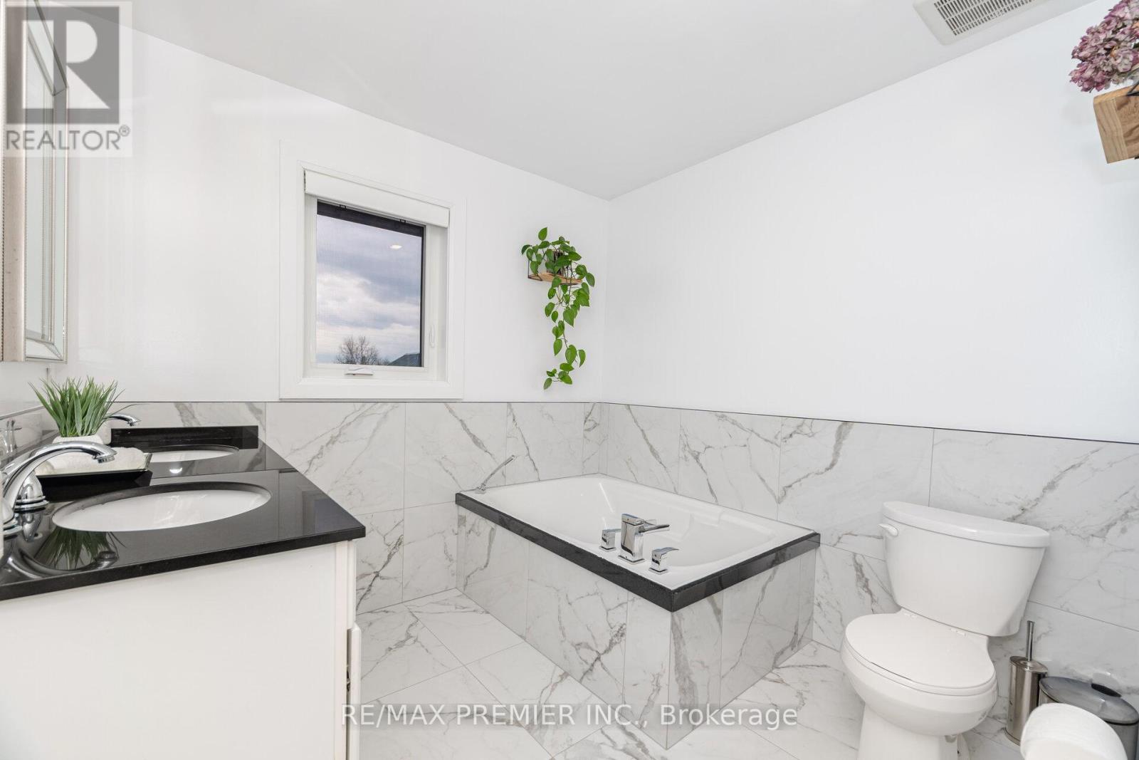 157 Main Street W, Grey Highlands, Ontario  N0C 1H0 - Photo 19 - X12119474