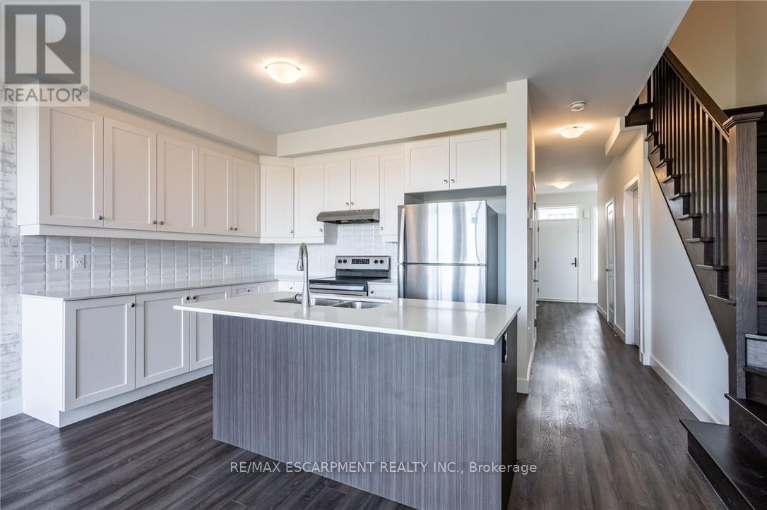 6 Bedrock Drive, Hamilton (Stoney Creek), Ontario  L8J 0K6 - Photo 8 - X12119606