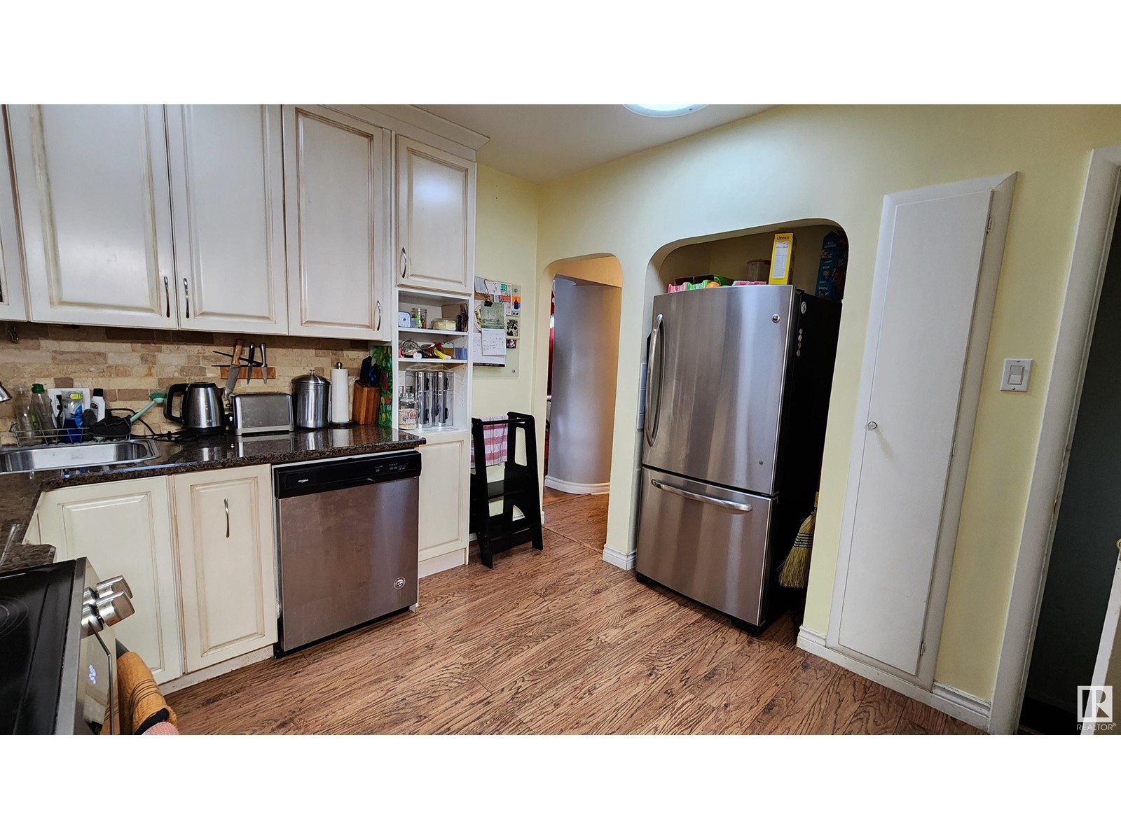 9755 83 Av Nw, Edmonton, Alberta  T6E 2B6 - Photo 5 - E4433583