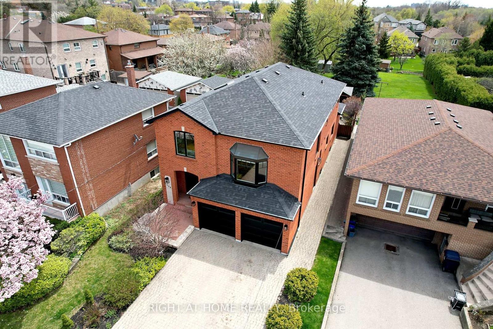 Property at 129 MAPLE LEAF DRIVE image 5