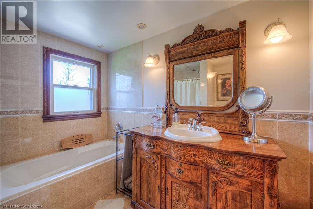 7 Squire Court, Waterloo, Ontario  N2J 4G8 - Photo 26 - 40717776