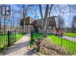 7 SQUIRE Court, Waterloo, Ontario