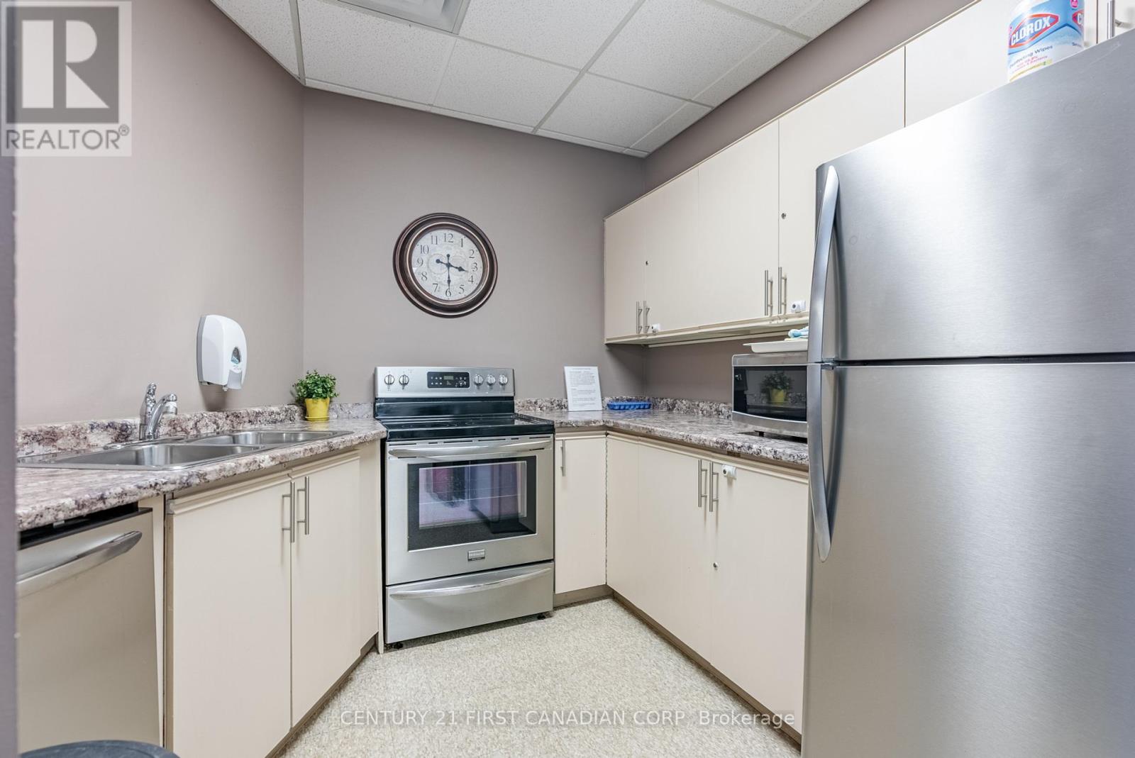 1002 - 744 Wonderland Road S, London South (South N), Ontario  N6K 4K3 - Photo 33 - X12029570