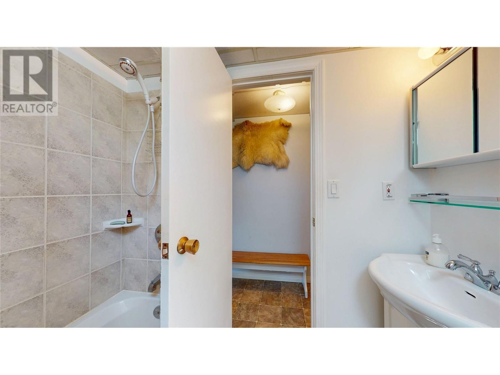 720 21st Avenue S, Cranbrook, British Columbia  V1C 4K8 - Photo 20 - 10345996