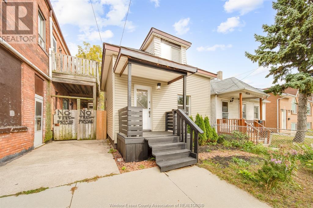 Property at 1018 CATARAQUI STREET image 3