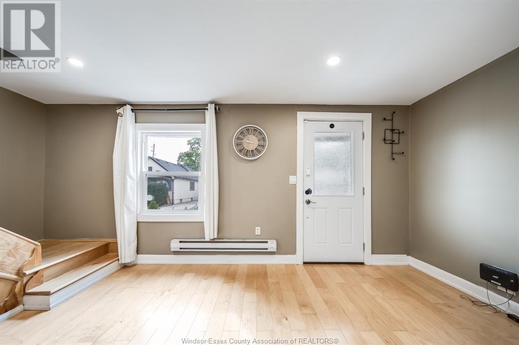 Property at 1018 CATARAQUI STREET image 5
