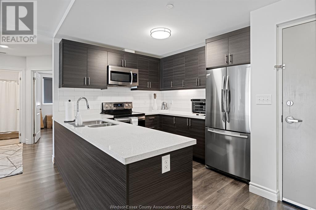 Property at 1611 BANWELL Unit# 123 image 3