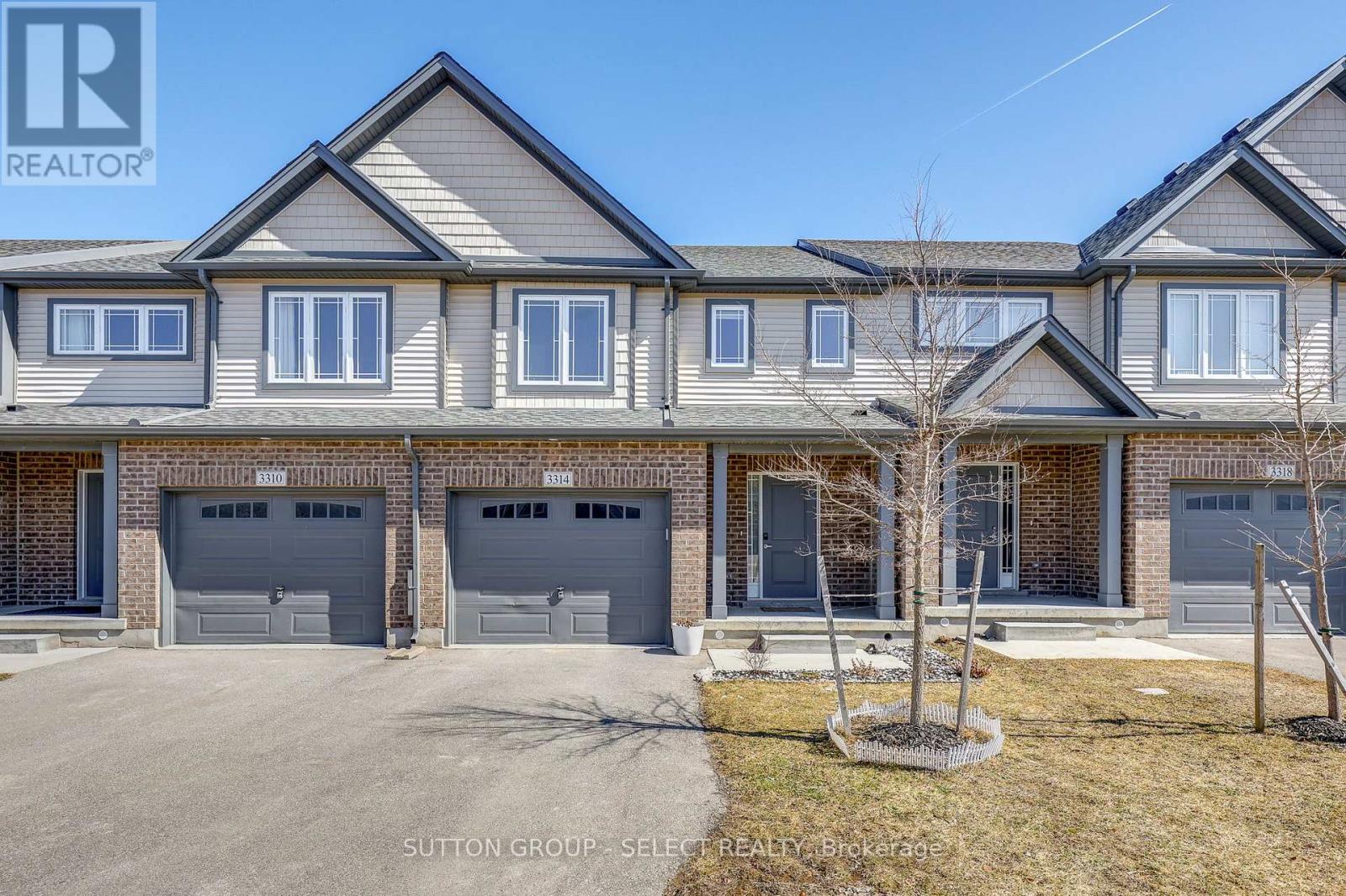 3314 Strawberry Walk
