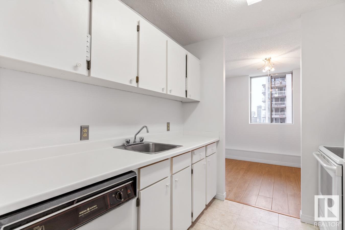 #1212 11307 99 Av Nw, Edmonton, Alberta  T5K 0H2 - Photo 3 - E4434014