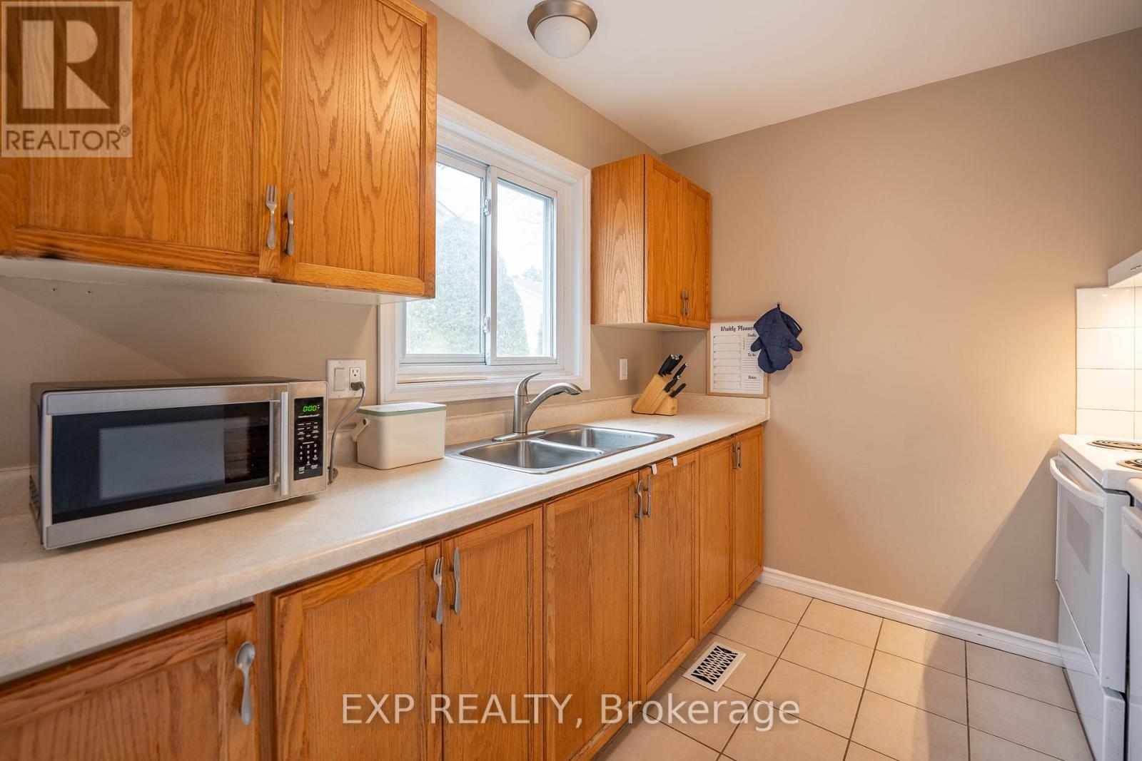 15 - 1979 Greenvale Lane, Ottawa, Ontario  K1C 6E4 - Photo 12 - X12119786