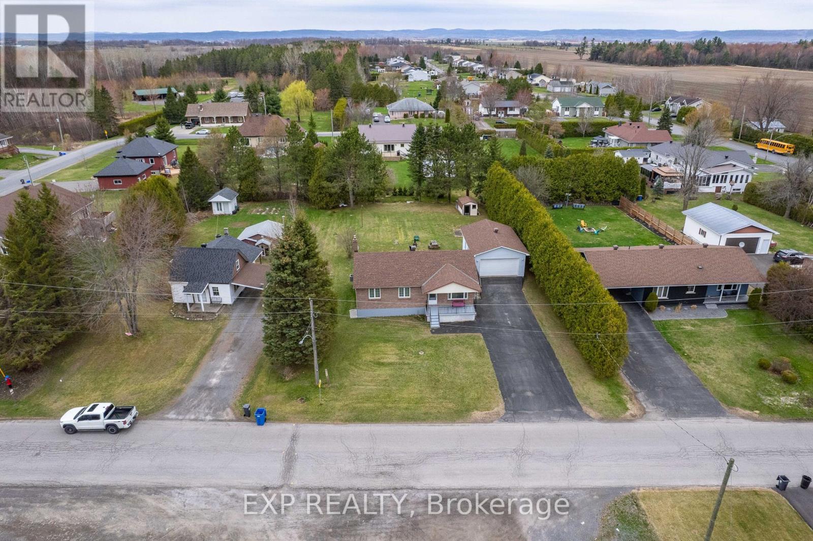 7 Bissonnette Street, Alfred And Plantagenet, Ontario  K0B 1A0 - Photo 32 - X12119791