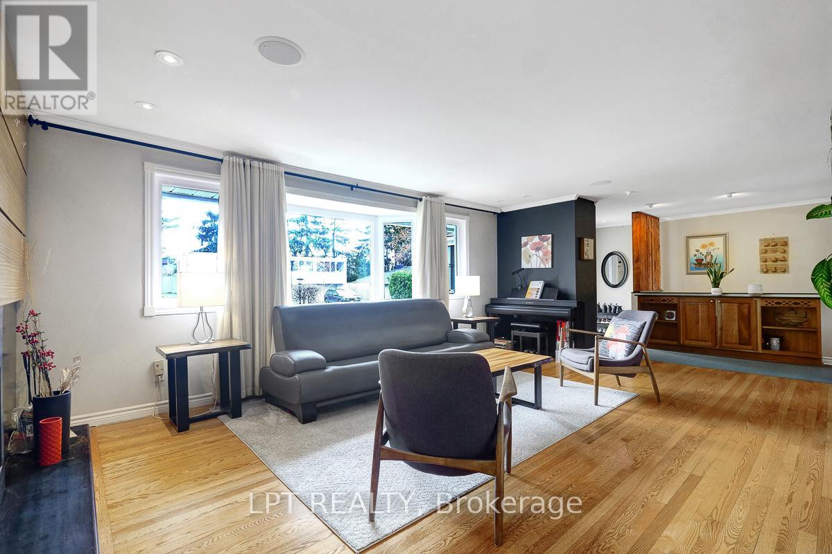 153 Roger Road, Ottawa, Ontario  K1H 5C7 - Photo 12 - X12119893