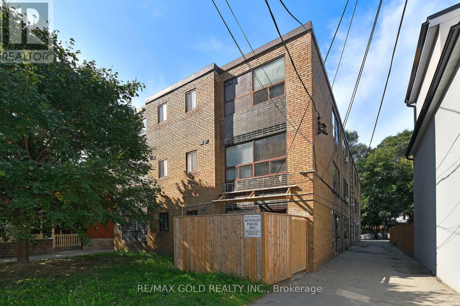 156 Barrington Avenue, Toronto, Ontario  M4C 4Z2 - Photo 1 - E10413083