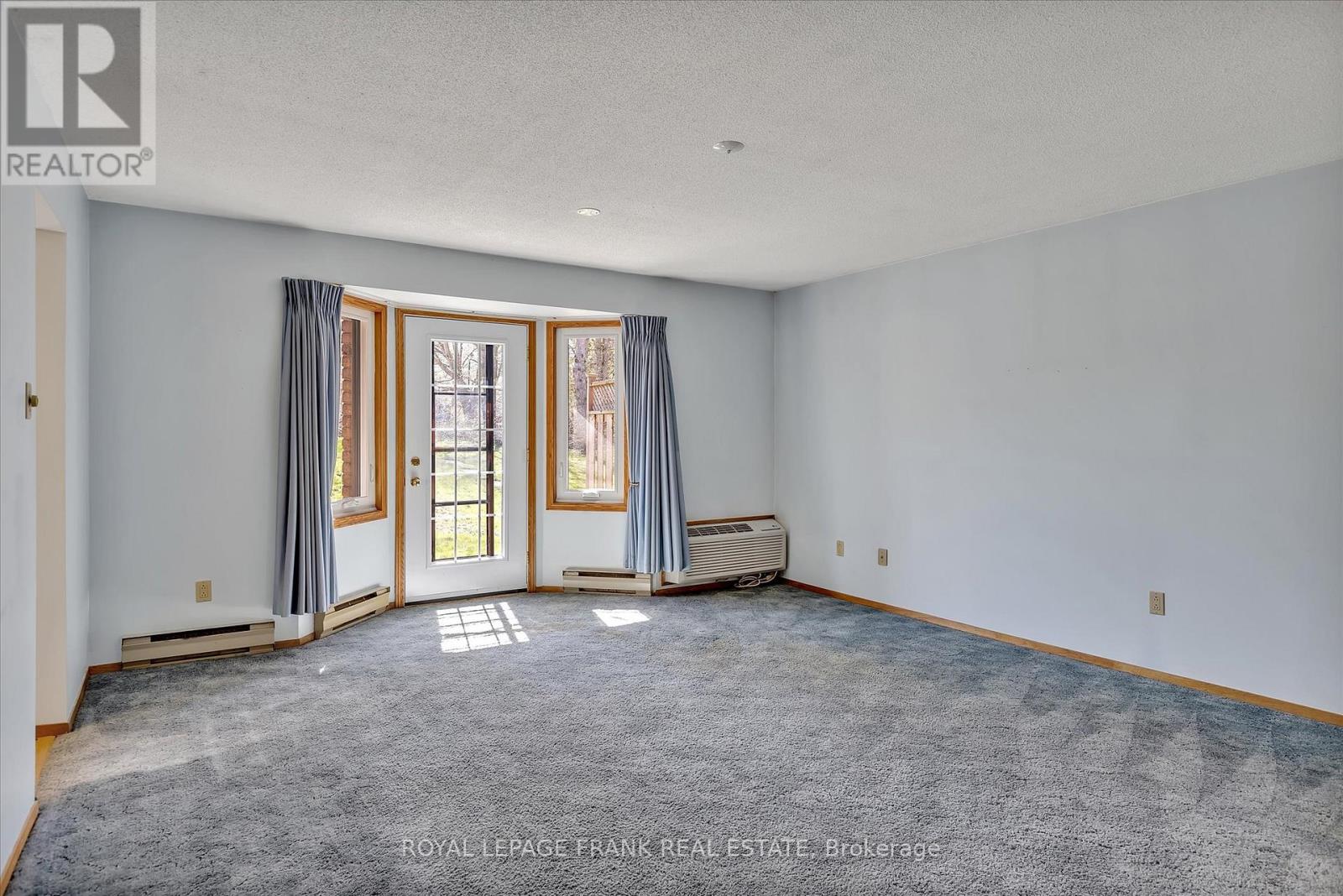 8 - 645 Whitaker Street, Peterborough East, Ontario K9H 7L5 - Photo 8 - X12116714