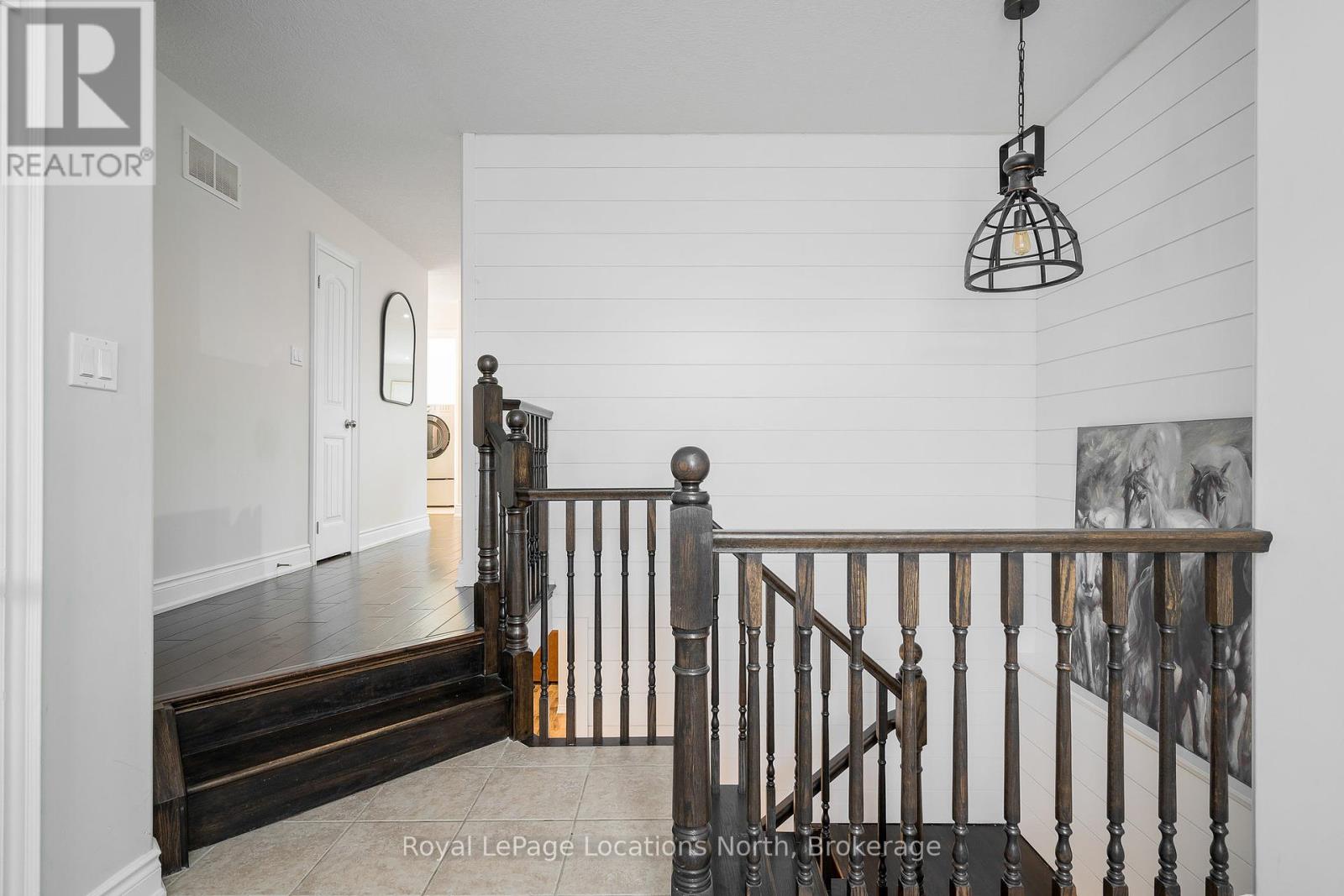 25 Clark Street, Collingwood, Ontario L9Y 0H9 - Photo 3 - S12119833