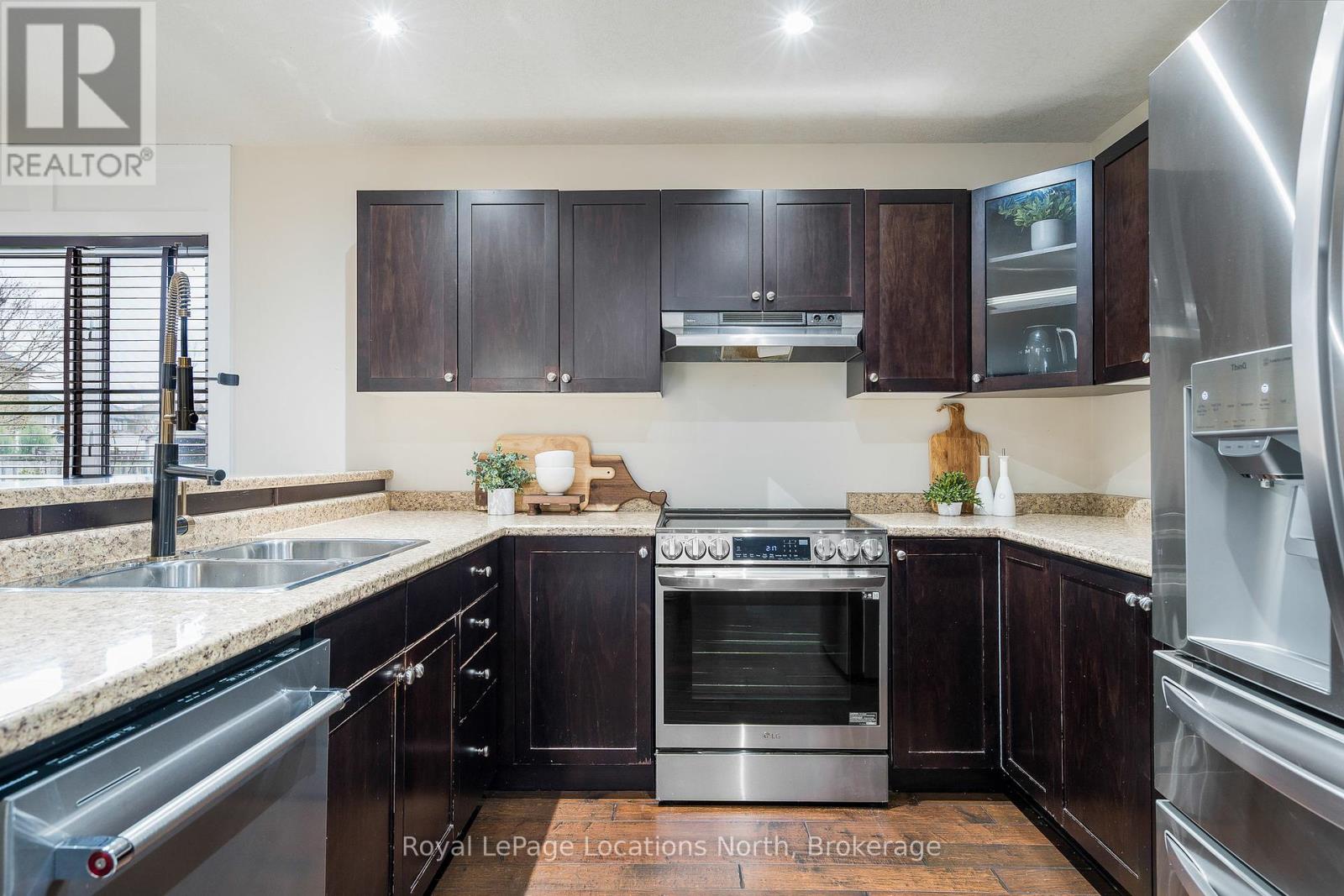 25 Clark Street, Collingwood, Ontario L9Y 0H9 - Photo 6 - S12119833