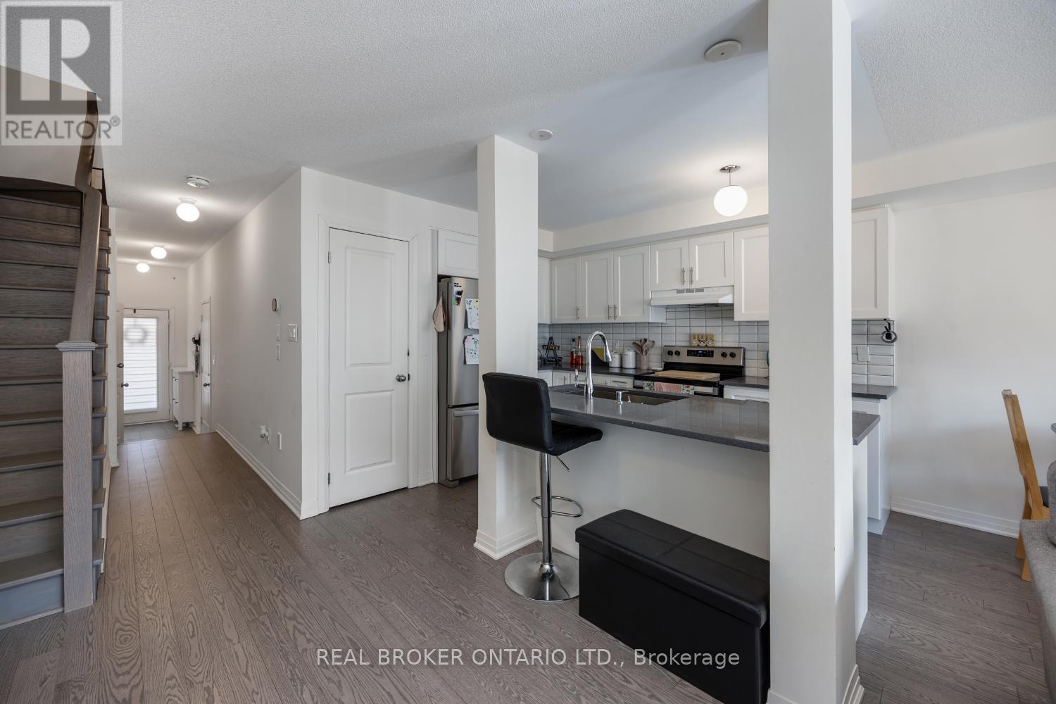 95 Caspian Square, Clarington, Ontario L1C 7G3 - Photo 7 - E12119747