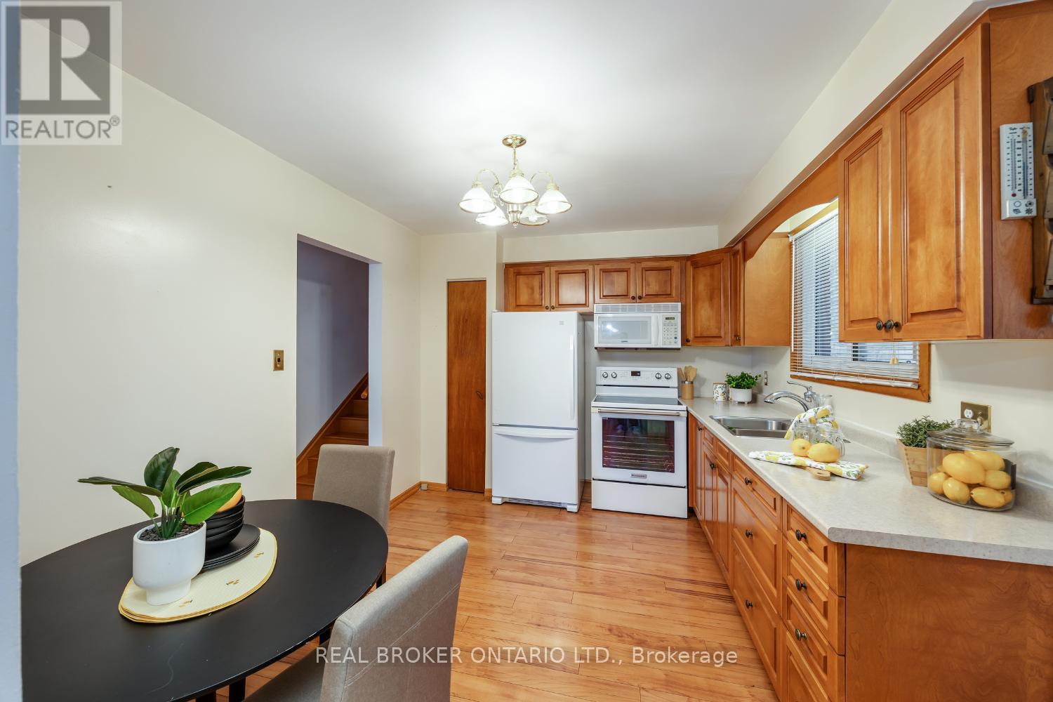 388 Marken Court, Oshawa, Ontario  L1G 2K1 - Photo 15 - E12119798