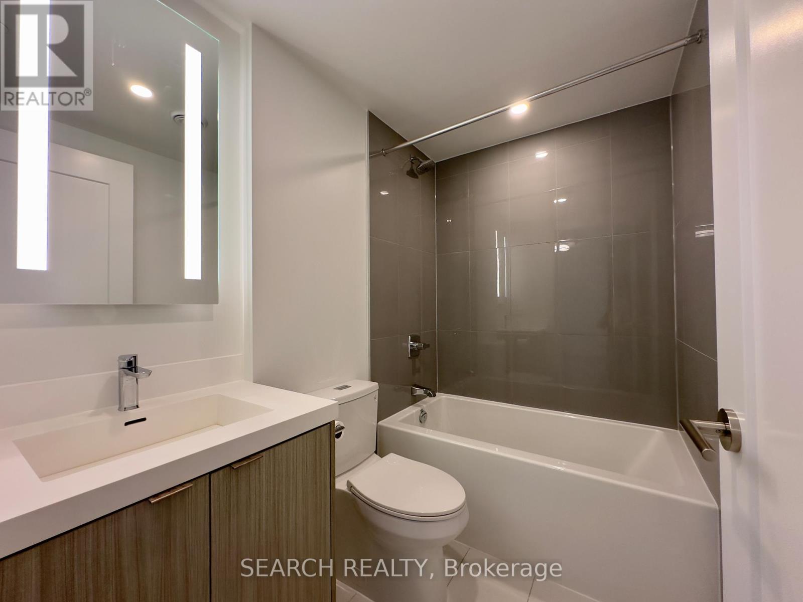730 - 20 Inn On The Park Drive, Toronto (Banbury-Don Mills), Ontario  M3C 0P7 - Photo 5 - C12119655